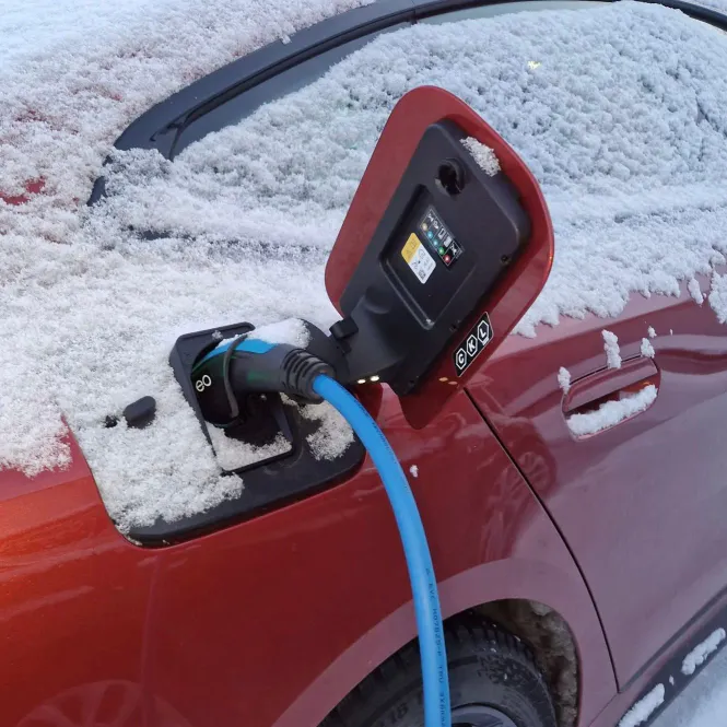 Main Image BMW I4 (G26) 21-24 Snow Cover for Charging Port