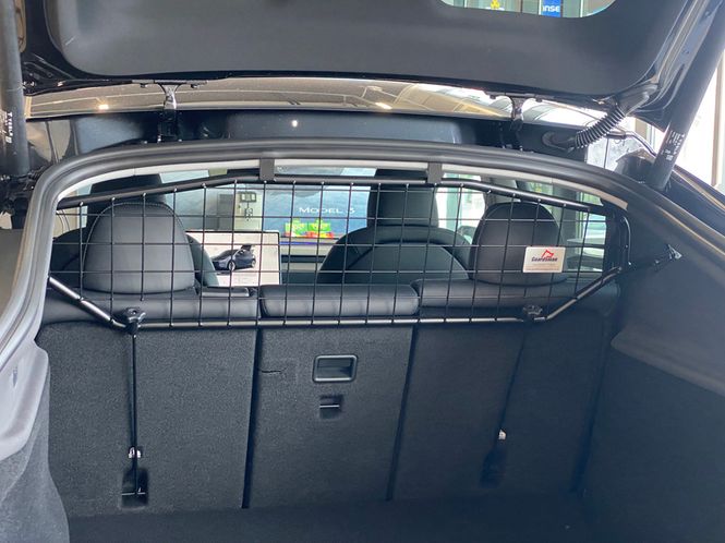 Main Image Dog/luggage divider Tesla Model Y (03.2025+) Juniper