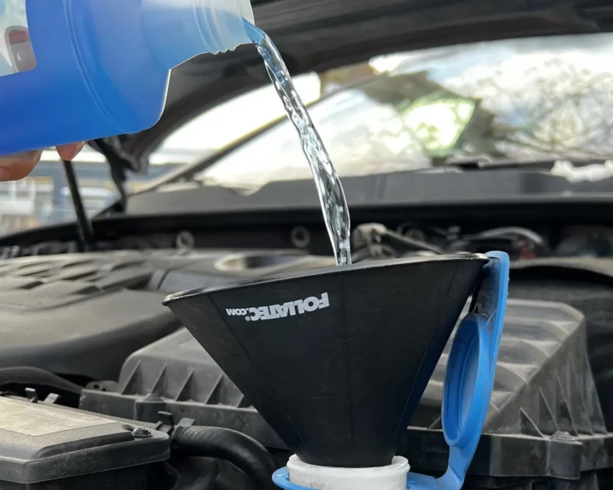 Foliatec Ice Scrape and Funnel