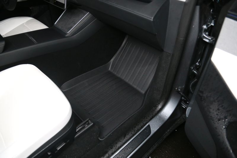 TPE floor mats coupe Tesla Model Y Juniper