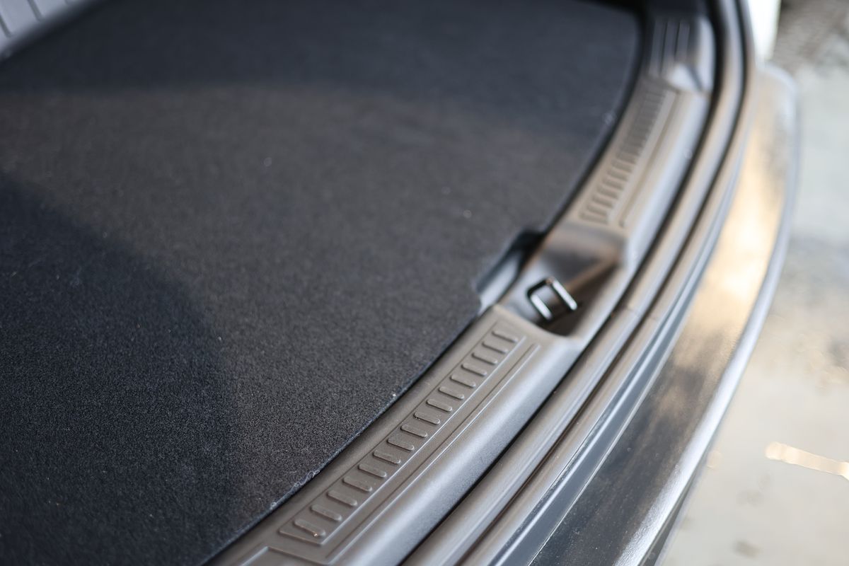 Trunk sill protection - Tesla Model Y Juniper