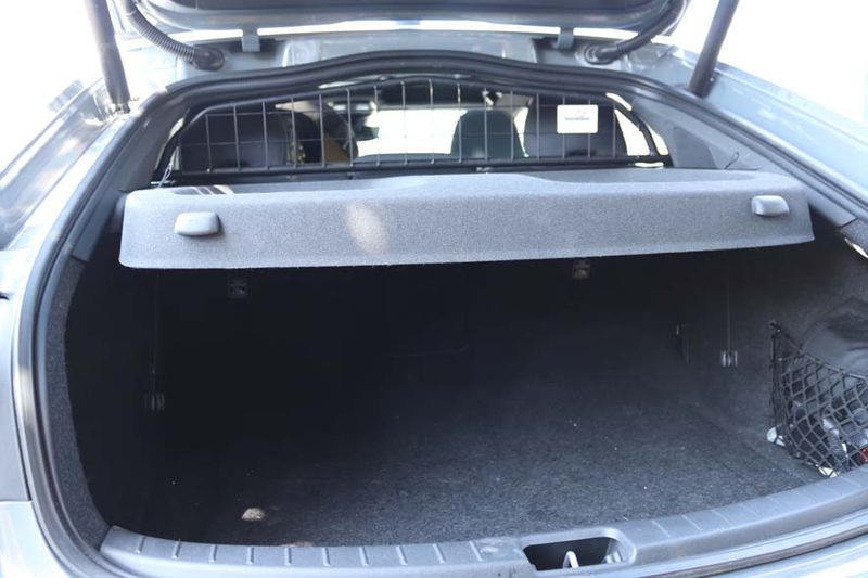 Hunde-/bagasjegitter Polestar 2 - med og uten skillevegg